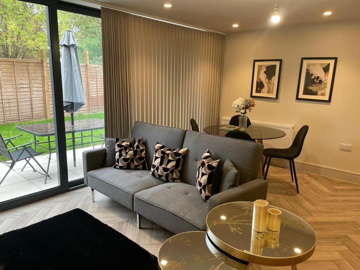 Wimbledon Luxury 3Bedroom Apartment Raynes Park Exteriér fotografie