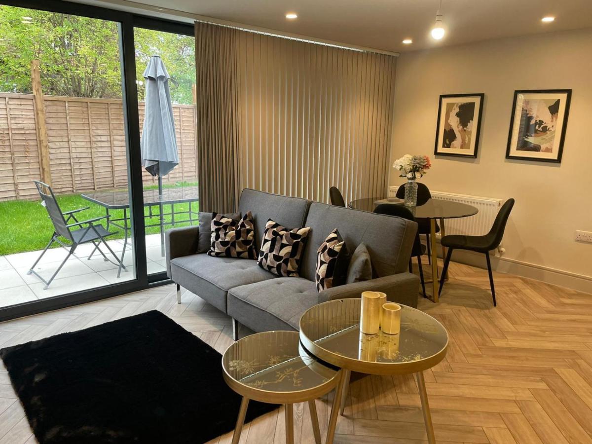 Wimbledon Luxury 3Bedroom Apartment Raynes Park Exteriér fotografie