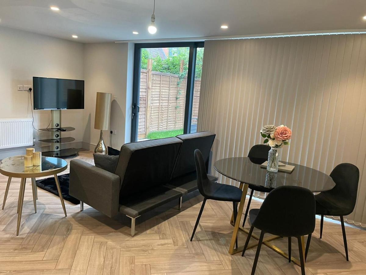 Wimbledon Luxury 3Bedroom Apartment Raynes Park Exteriér fotografie