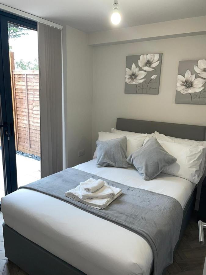 Wimbledon Luxury 3Bedroom Apartment Raynes Park Exteriér fotografie